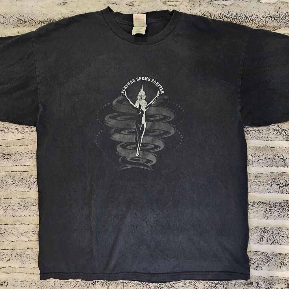 Gildan Men's Black and Grey T-shirt